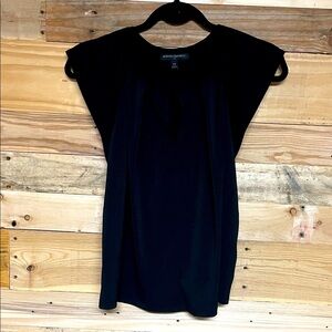 Banana Republic size XS Elegant Black Sleeveless Flutter Lightweight Blouse